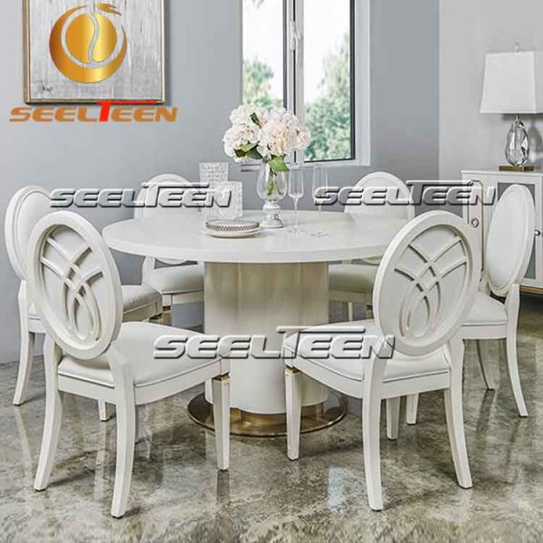 Round dining table