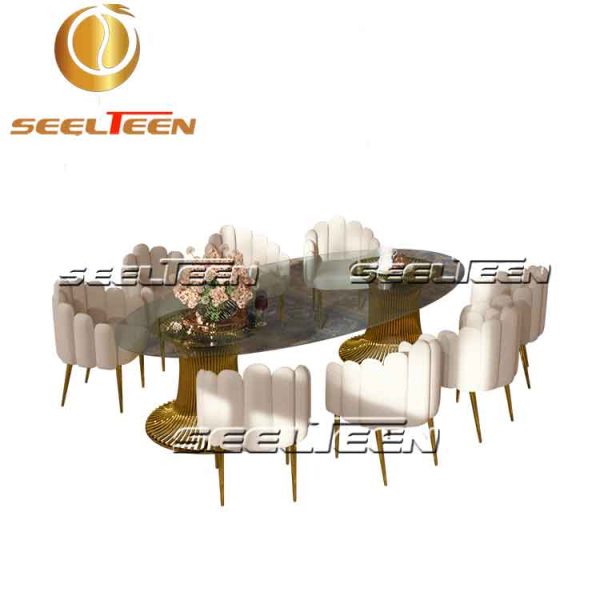 Oval glass wedding table