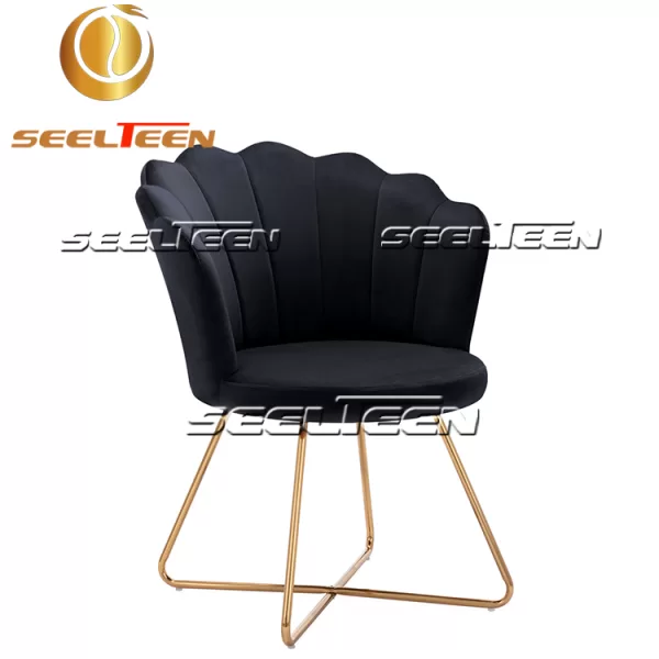 Black Lounge Chair